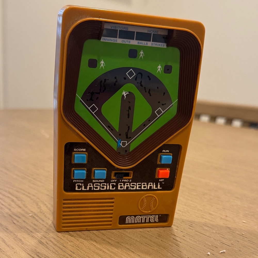 Mattel Classic Baseball Game in Brown and Green. It works! New batteries.